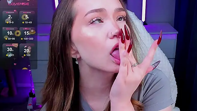 Evia r0se online show from February 2026 04:53:02 PM