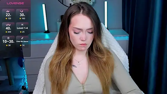 Evia r0se online show from December 2025 02:04:01 PM