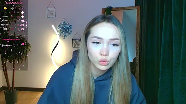 Snapshot of Evia_r0se chatting on January 2025 11:25:01 AM Evia r0se online show from January 2025 11:25:01 AM