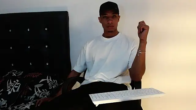 Snapshot of JacksonCooper1 chatting on January 2025 06:07:01 AM JacksonCooper1 online show from January 2025 06:07:01 AM