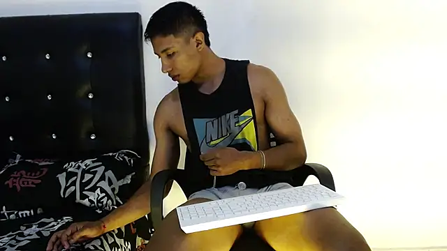 Snapshot of JacksonCooper1 chatting on January 2025 11:34:01 PM JacksonCooper1 online show from January 2025 11:34:01 PM