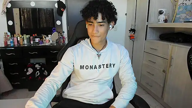 jake willianss online show from May 2026 08:34:02 PM