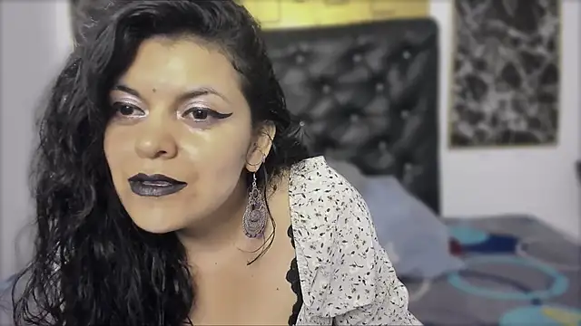 Snapshot of scarlett_w0lf chatting on November 2025 01:56:02 PM scarlett w0lf online show from November 2025 01:56:02 PM