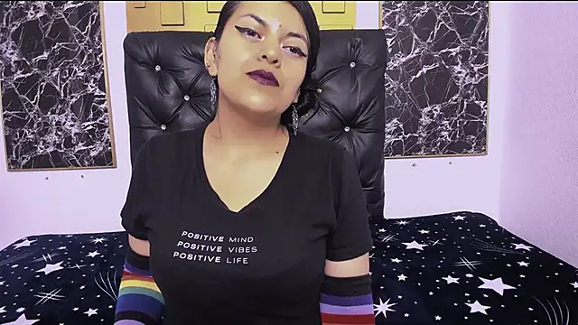 scarlett w0lf online show from February 2026 03:01:01 PM