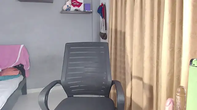 SusanLeroy online show from December 2025 09:00:01 AM