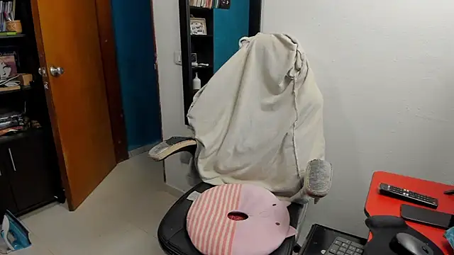 Snapshot of peanut_tangerine chatting on December 2025 02:21:01 AM peanut tangerine online show from December 2025 02:21:01 AM