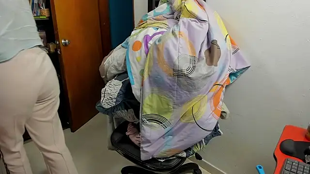 Snapshot of peanut_tangerine chatting on December 2025 11:28:02 PM peanut tangerine online show from December 2025 11:28:02 PM