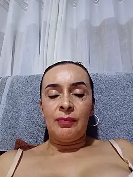 Samantha Sullivan  online show from April 2026 02:02:01 AM