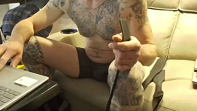 overaveragefreak4you online show from January 2026 06:47:02 PM