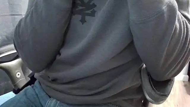 overaveragefreak4you online show from January 2025 06:50:02 PM