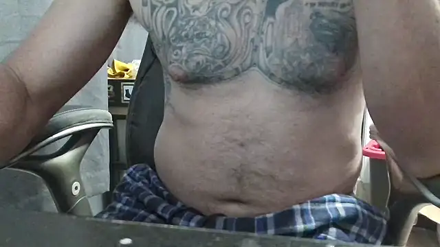 overaveragefreak4you online show from February 2025 08:13:02 AM