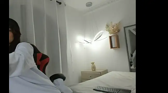 Snapshot of mia_and_masterboy chatting on January 2025 05:42:02 AM mia and masterboy online show from January 2025 05:42:02 AM