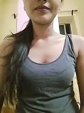 MISSQUEEN48 online show from May 2026 01:30:01 PM