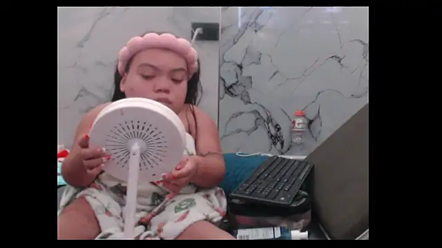 Michelle Brooks online show from October 2025 05:10:02 AM