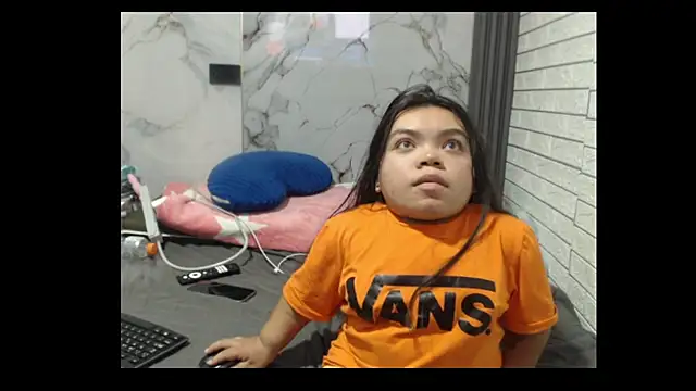 Michelle Brooks online show from October 2025 07:51:01 AM