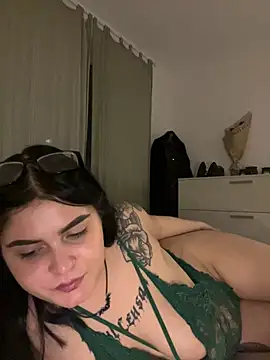 Snapshot of alexaandreea99 chatting on December 2024 01:10:01 AM alexaandreea99 online show from December 2024 01:10:01 AM