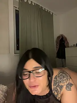 Snapshot of alexaandreea99 chatting on December 2024 09:56:02 PM alexaandreea99 online show from December 2024 09:56:02 PM