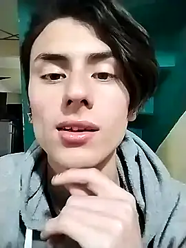 Snapshot of Alann_sr chatting on September 2025 04:35:02 AM Alann sr online show from September 2025 04:35:02 AM