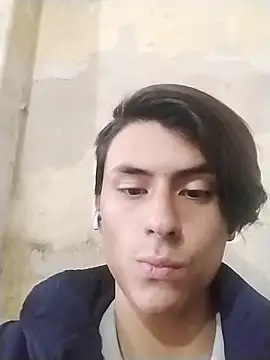 Snapshot of Alann_sr chatting on October 2025 01:18:02 AM Alann sr online show from October 2025 01:18:02 AM