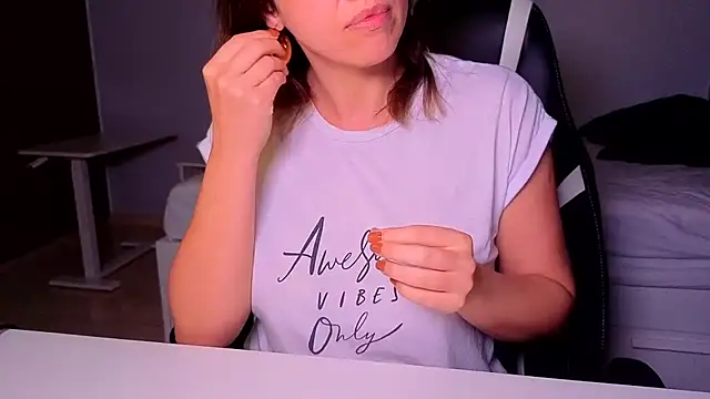 Akasha 007 online show from October 2025 09:44:01 PM