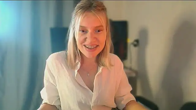 Snapshot of TaylorBre chatting on August 2026 06:14:01 PM TaylorBre online show from August 2026 06:14:01 PM