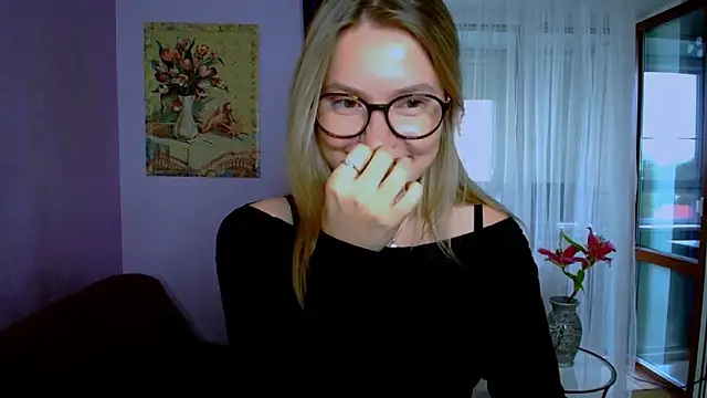 Snapshot of TaylorBre chatting on September 2025 10:44:01 AM TaylorBre online show from September 2025 10:44:01 AM