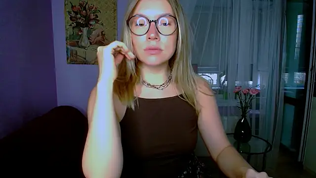 Snapshot of TaylorBre chatting on September 2025 05:31:01 AM TaylorBre online show from September 2025 05:31:01 AM