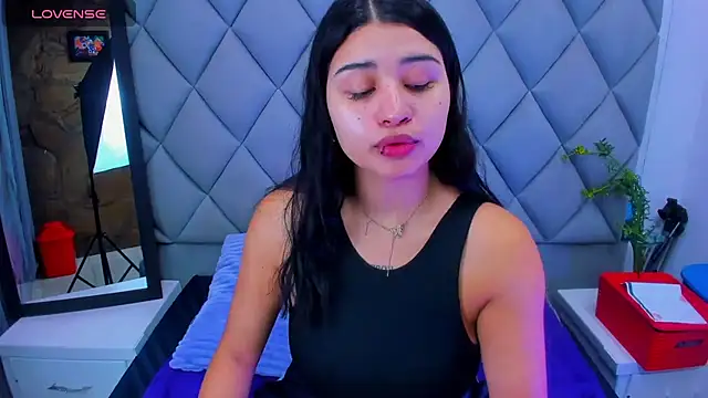 Snapshot of venusowen_ chatting on November 2025 01:48:02 PM venusowen online show from November 2025 01:48:02 PM