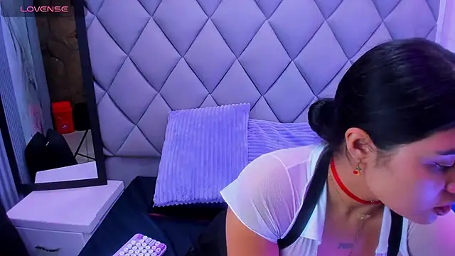 Snapshot of venusowen_ chatting on November 2025 11:32:02 AM venusowen online show from November 2025 11:32:02 AM