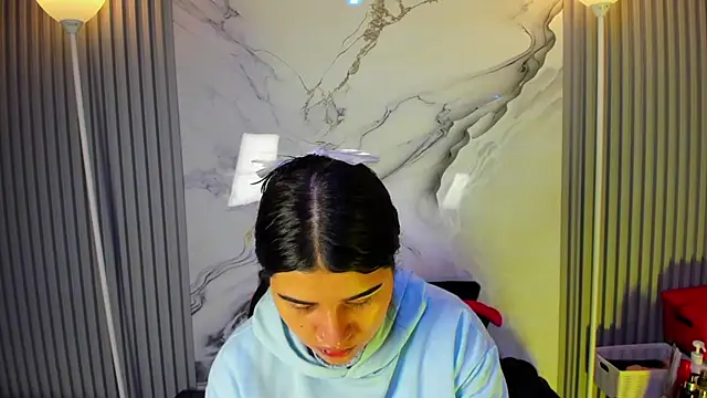 Snapshot of venusowen_ chatting on April 2026 01:07:01 PM venusowen online show from April 2026 01:07:01 PM