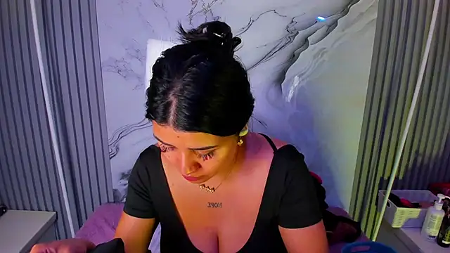 venusowen  online show from June 2026 01:00:02 PM