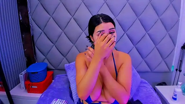 Snapshot of venusowen_ chatting on October 2025 01:01:02 PM venusowen online show from October 2025 01:01:02 PM