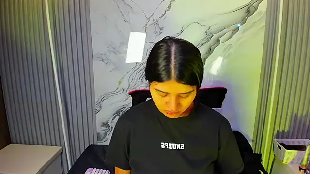 Snapshot of venusowen_ chatting on April 2026 01:45:02 PM venusowen online show from April 2026 01:45:02 PM