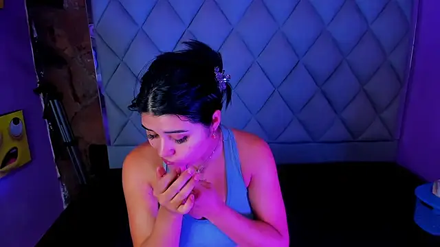 Snapshot of venusowen_ chatting on September 2025 01:33:02 PM venusowen online show from September 2025 01:33:02 PM