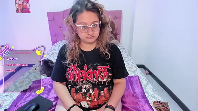 AnnieBigBoobs online show from November 2025 05:02:01 PM