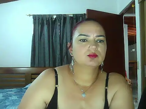 Snapshot of luna_withe chatting on June 2026 09:01:02 PM luna withe online show from June 2026 09:01:02 PM