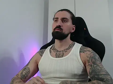 MateoHunk online show from November 2025 05:50:01 PM