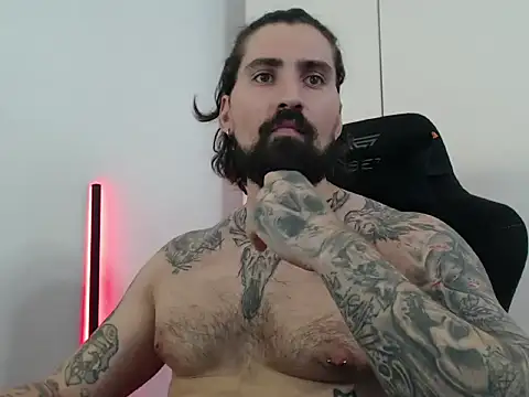 Snapshot of MateoHunk chatting on September 2025 08:31:02 AM MateoHunk online show from September 2025 08:31:02 AM