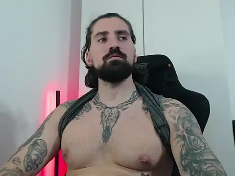Snapshot of MateoHunk chatting on October 2025 04:30:02 PM MateoHunk online show from October 2025 04:30:02 PM