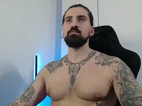 MateoHunk online show from November 2025 06:33:01 PM