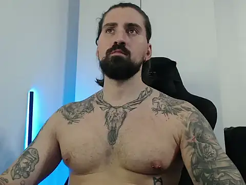 MateoHunk online show from November 2025 04:55:01 PM