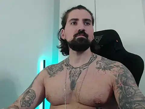 Snapshot of MateoHunk chatting on October 2025 06:10:02 PM MateoHunk online show from October 2025 06:10:02 PM