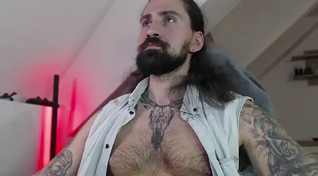 Snapshot of MateoHunk chatting on February 2025 08:00:01 PM MateoHunk online show from February 2025 08:00:01 PM