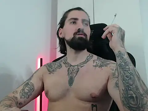 Snapshot of MateoHunk chatting on September 2025 09:04:02 AM MateoHunk online show from September 2025 09:04:02 AM