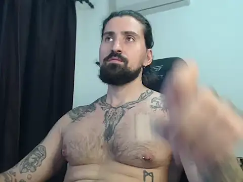 Snapshot of MateoHunk chatting on September 2025 09:44:02 AM MateoHunk online show from September 2025 09:44:02 AM