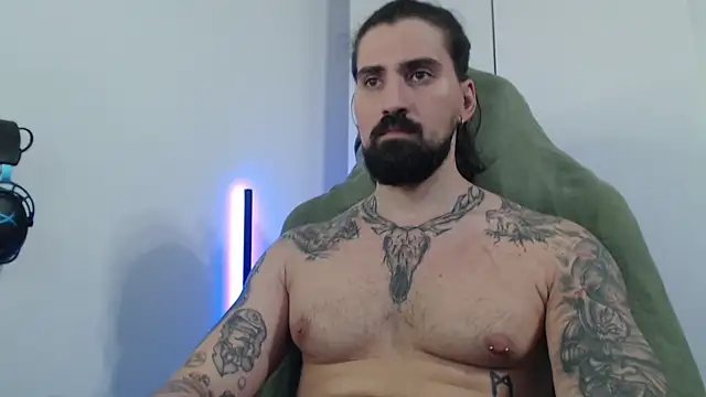 MateoHunk online show from October 2025 04:39:01 PM