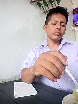 Snapshot of alexchir4 chatting on November 2025 04:00:01 PM alexchir4 online show from November 2025 04:00:01 PM