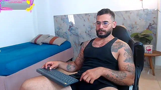 Snapshot of hanz_col chatting on October 2025 06:06:02 PM hanz col online show from October 2025 06:06:02 PM