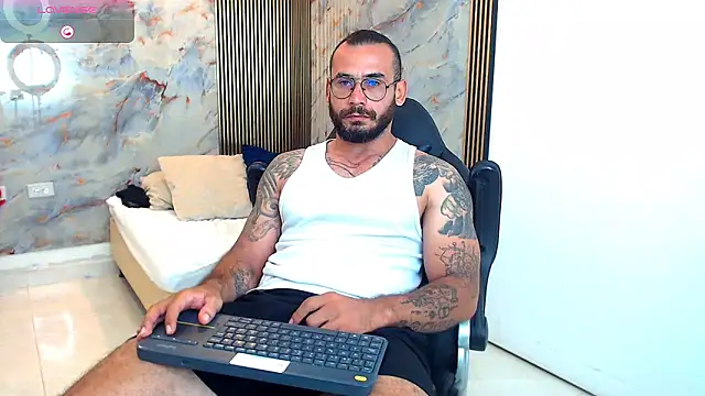 Snapshot of hanz_col chatting on February 2025 11:30:02 PM hanz col online show from February 2025 11:30:02 PM