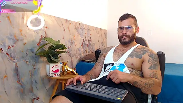 Snapshot of hanz_col chatting on September 2025 12:30:02 PM hanz col online show from September 2025 12:30:02 PM